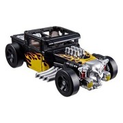 Figura Bone Shaker - Hot Wheels x Transformers Collaborative (12,5 cm)