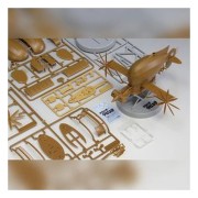 Kit de modelismo De Havilland Tiger Moth - El castillo en el cielo (1/20)