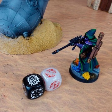 Dados Crosshairs Compact D6 en Blanco y Perla (7 unidades) - Q Workshop