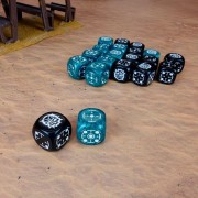 Dados Crosshairs Compact D6 en Azul y Negro (7 unidades) - Q Workshop