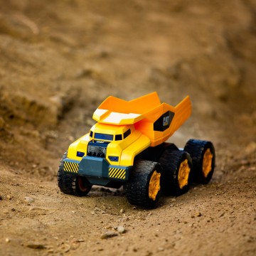 RADIO CONTROL CATERPILLAR MASSIVE MOVER