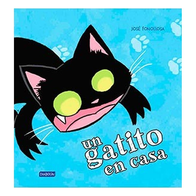 UN GATITO EN CASA